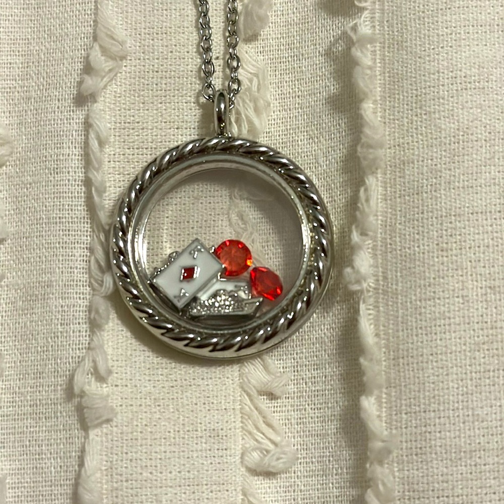 Cruise ship collectible pendant necklace
